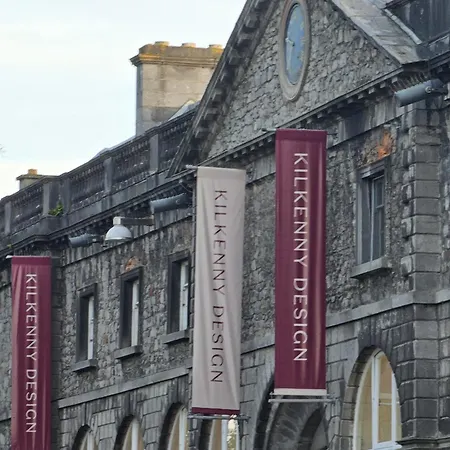 Cozy 2 Bedroom 基尔根尼